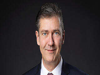 Portraitbild von Christian Schuchardt, ab Juli 2025 Hauptgeschäftsführer des Deutschen Städtetages