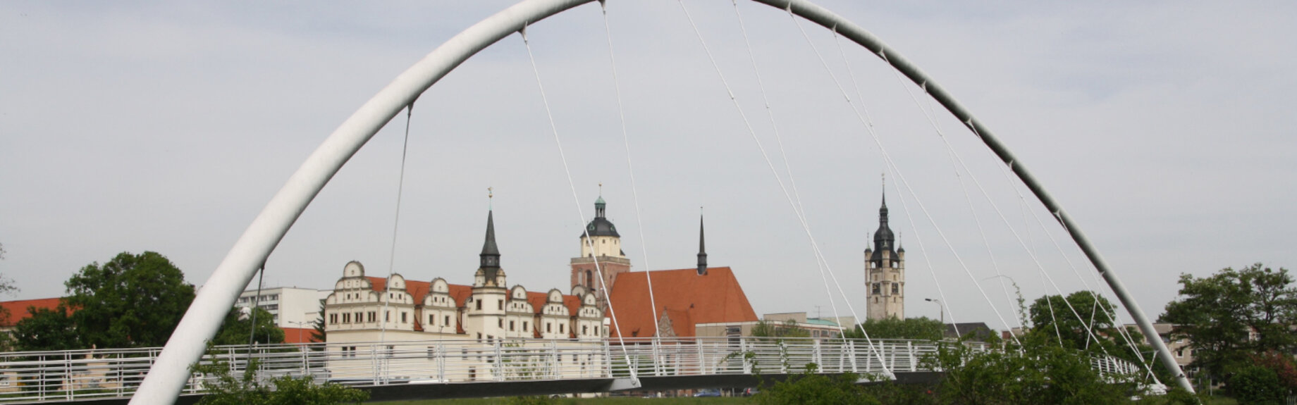 Stadt Dessau Roßlauf - Ansicht durch einen Brückenbogen