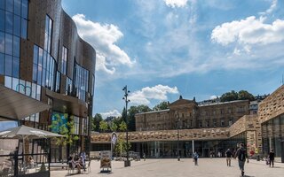 Wuppertal - Blick auf den Hauptbahnhof am neu gestatleten Döppersberg