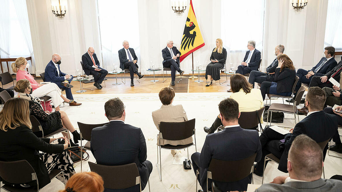 Gesprächsrund von 50 Kommunalpolitiker/innen mit Bundespräsident Frank-Walter Steinmeier