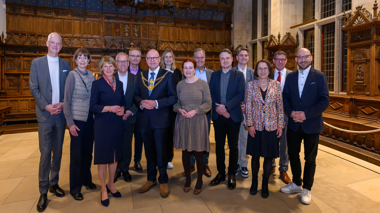 Das Präsidium des Deutschen Städtetages im Friedenssaal im Rathaus der Stadt Münster.