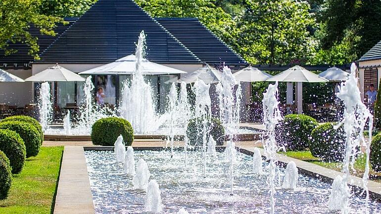 Forst in der Lausitz - Der Rosengarten mit Wasserspielen