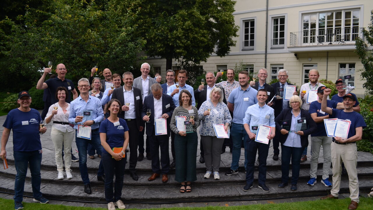 Alle Preisträgerinnen und Preisträger des Wattbewerbs 2024.