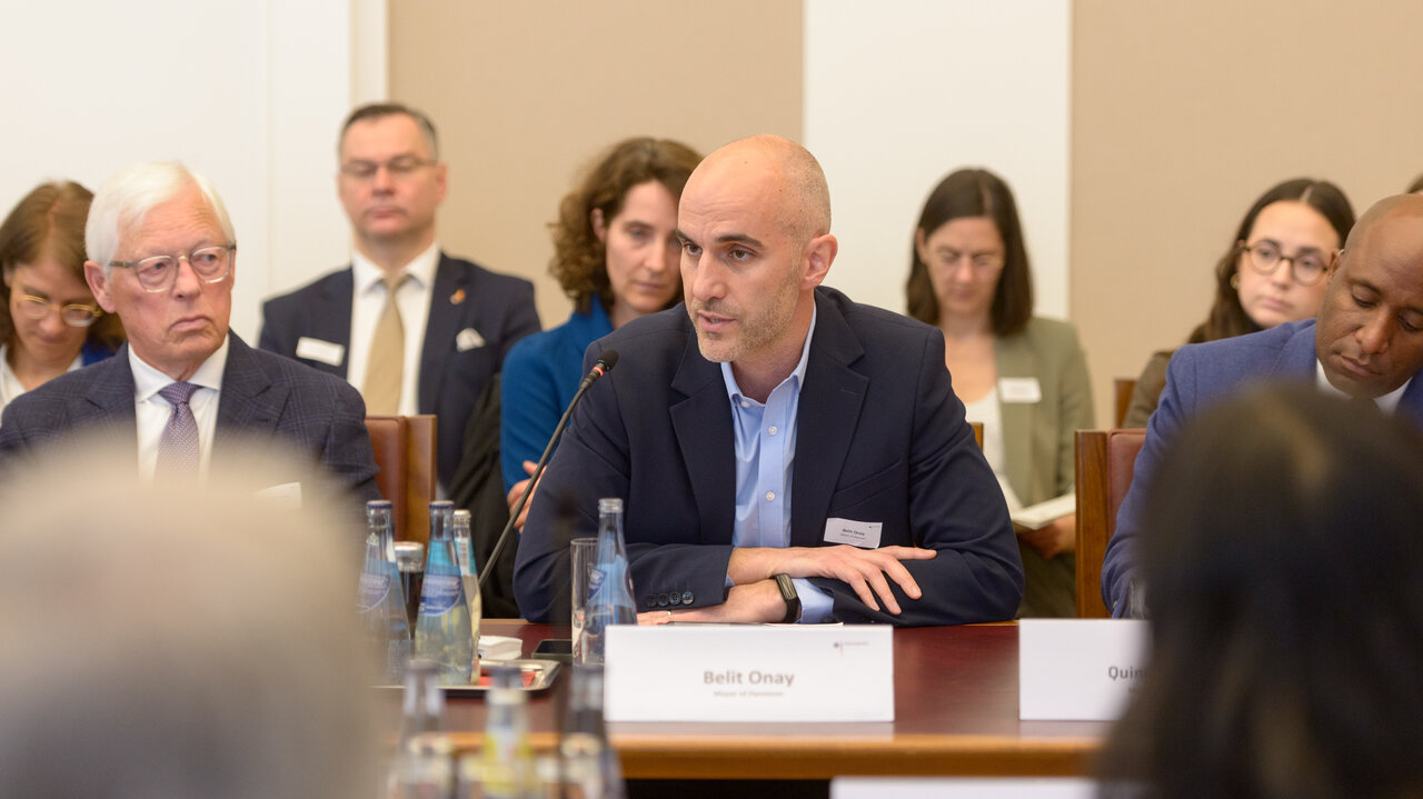 Oberbürgermeister Belit Onay aus Hannover, Stellvertreter des Städtetagspräsdienten.