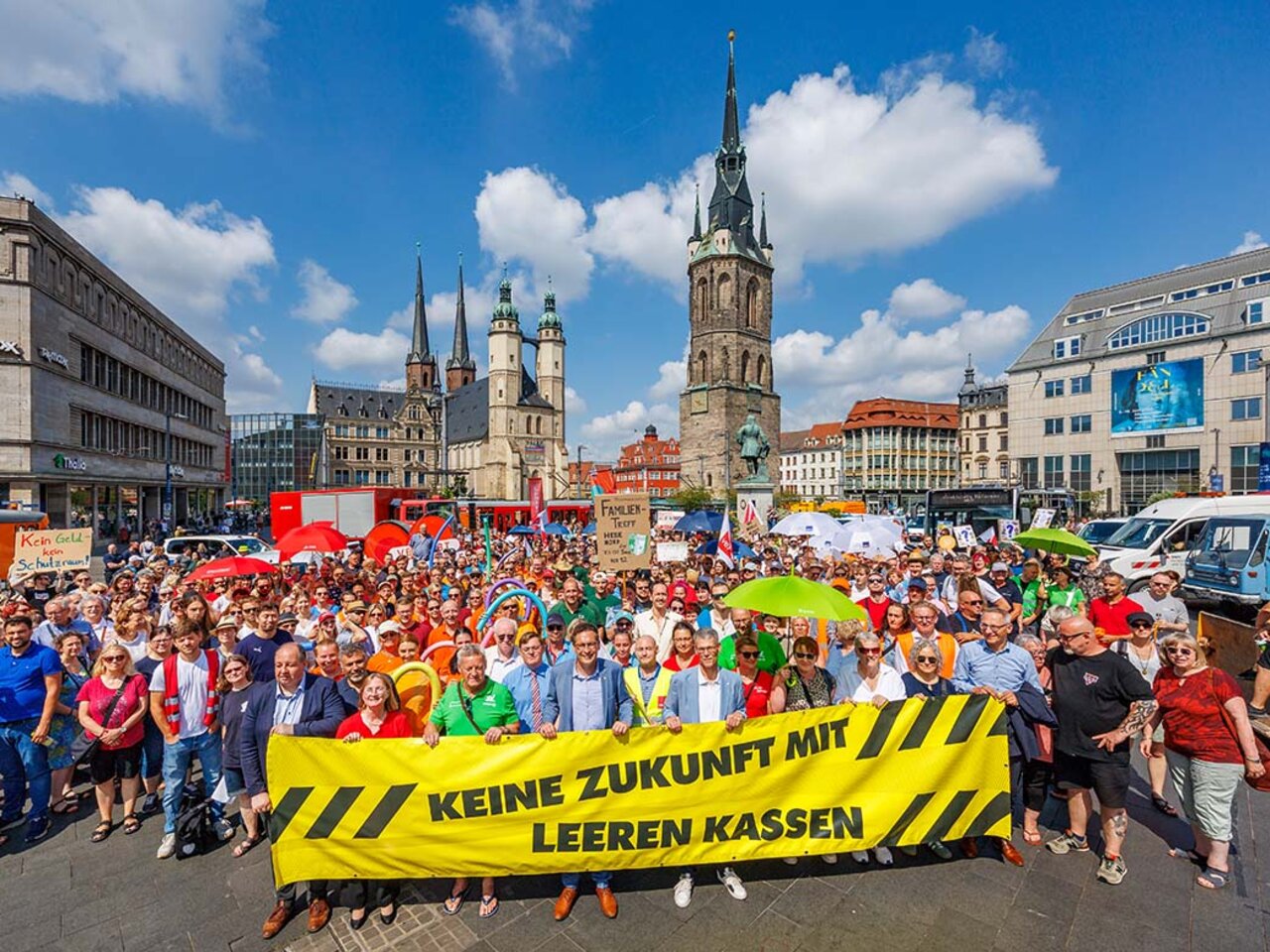 Blick auf den Marktplatz in Halle (Saale) zum Aktionstag "Kommunen am Limit"