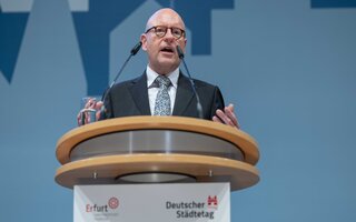 Oberbürgermeister Markus Lewe aus Münster, neuer Präsident des Deutschen Städtetages, spricht zur "Erfurter Erklärung"
