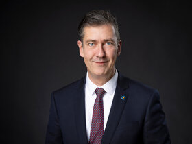 Portraitbild von Christian Schuchardt, ab Juli 2025 Hauptgeschäftsführer des Deutschen Städtetages