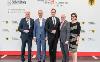 Neue Spitze des Deutschen Städtetages mit gastgebendem Oberbürgermeister bei der Hauptversammlung des Städtetages 2019