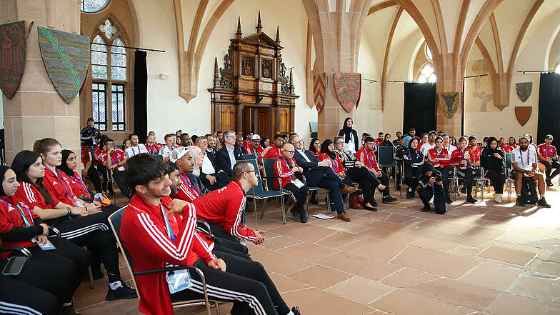 Die Host Town Marburg hat dem Team aus den Vereinigten Arabischen Emiraten einen Empfang im Landgrafenschloss bereitet.