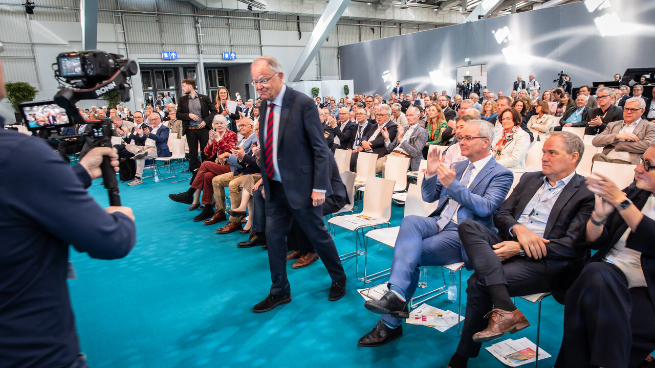 Stephan Weil, noch amtierender Ministerpräsident des Landes Niedersachsen, war auf der Hauptversammlung zu Gast.