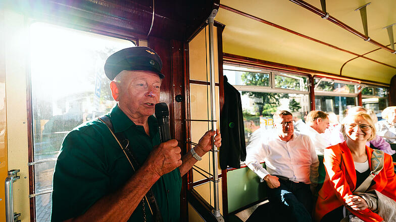 Begleitprogramm zur Konferenz: Fahrt durch Gera mit der historischen Straßenbahn