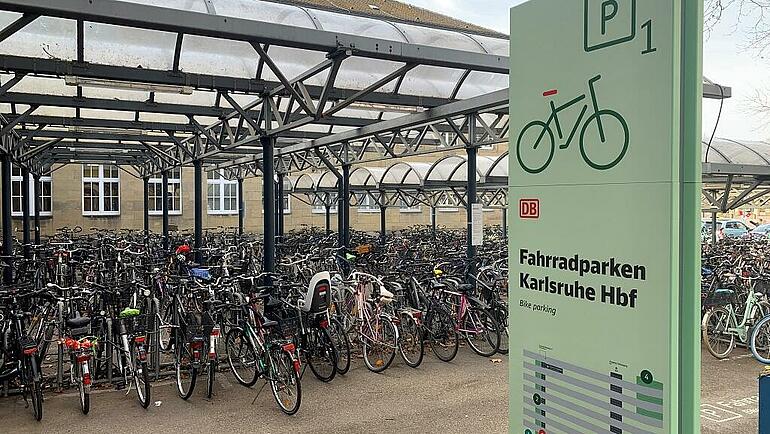 Fahrradparkstation am Hauptbahnhof in Karlsruhe