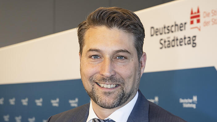 Porträtbild von Uwe Conradt, Oberbürgermeister aus Saarbrücken, Vizepräsident des Deutschen Städtetages