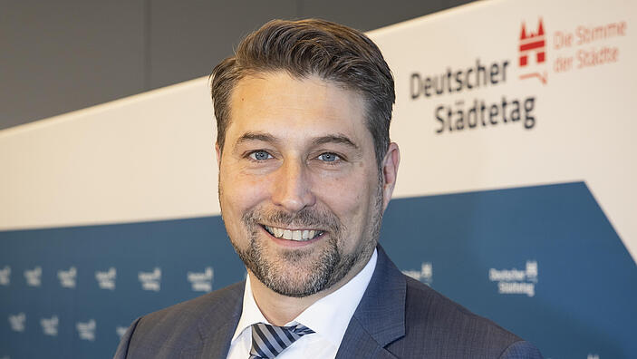 Porträtbild von Uwe Conradt, Oberbürgermeister aus Saarbrücken, Vizepräsident des Deutschen Städtetages