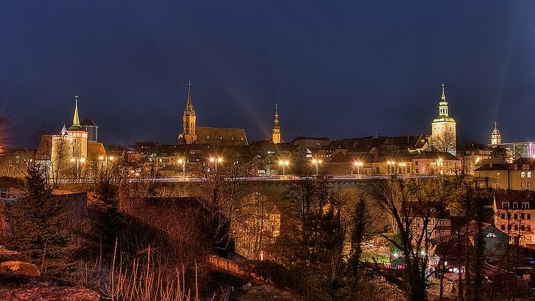 Bautzen - Stadtansicht bei Nacht.