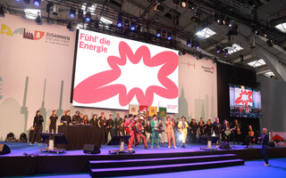 Performance der Kulturstadt Hannover vor dem Plenum.