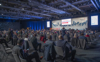 Das Plenum der Hauptversammlung tagte in Halle 1 der Messe Erfurt