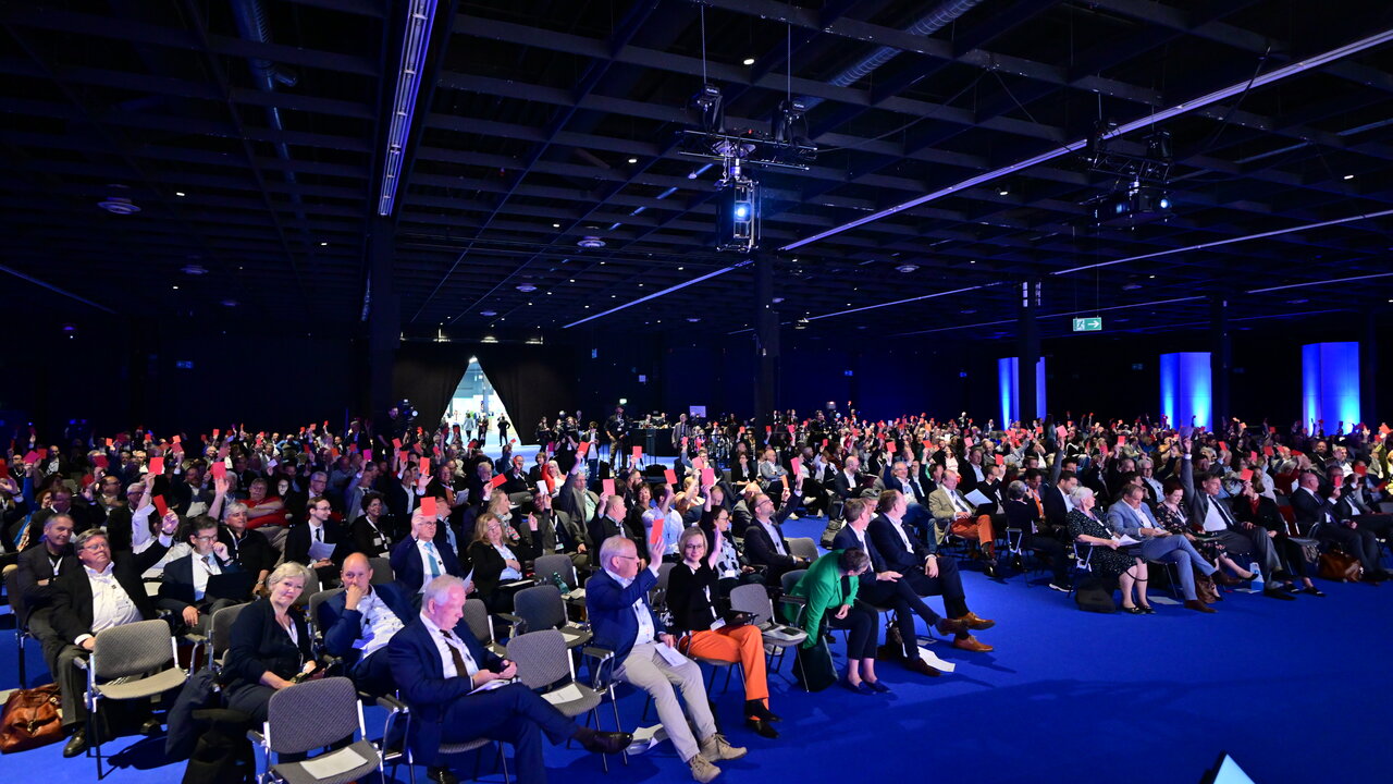 Delegierte aus den Mitgliedsstädten wählen die neue Städtetagsspitze auf der Hauptversammlung des Deutschen Städtetages am 23. Mai 2023 in Köln