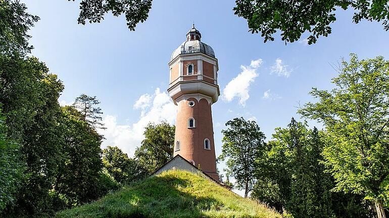 Neu Ulm - Der Wasserturm im Kollmanspark