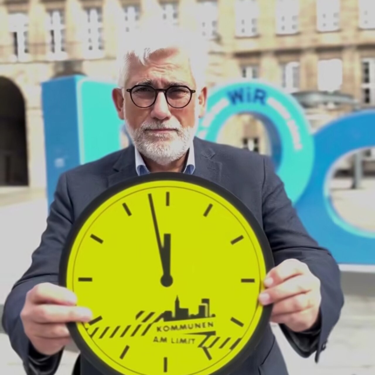 Bochums Oberbürgermeister Jörg Lukat unterstützt den Aktionstag...