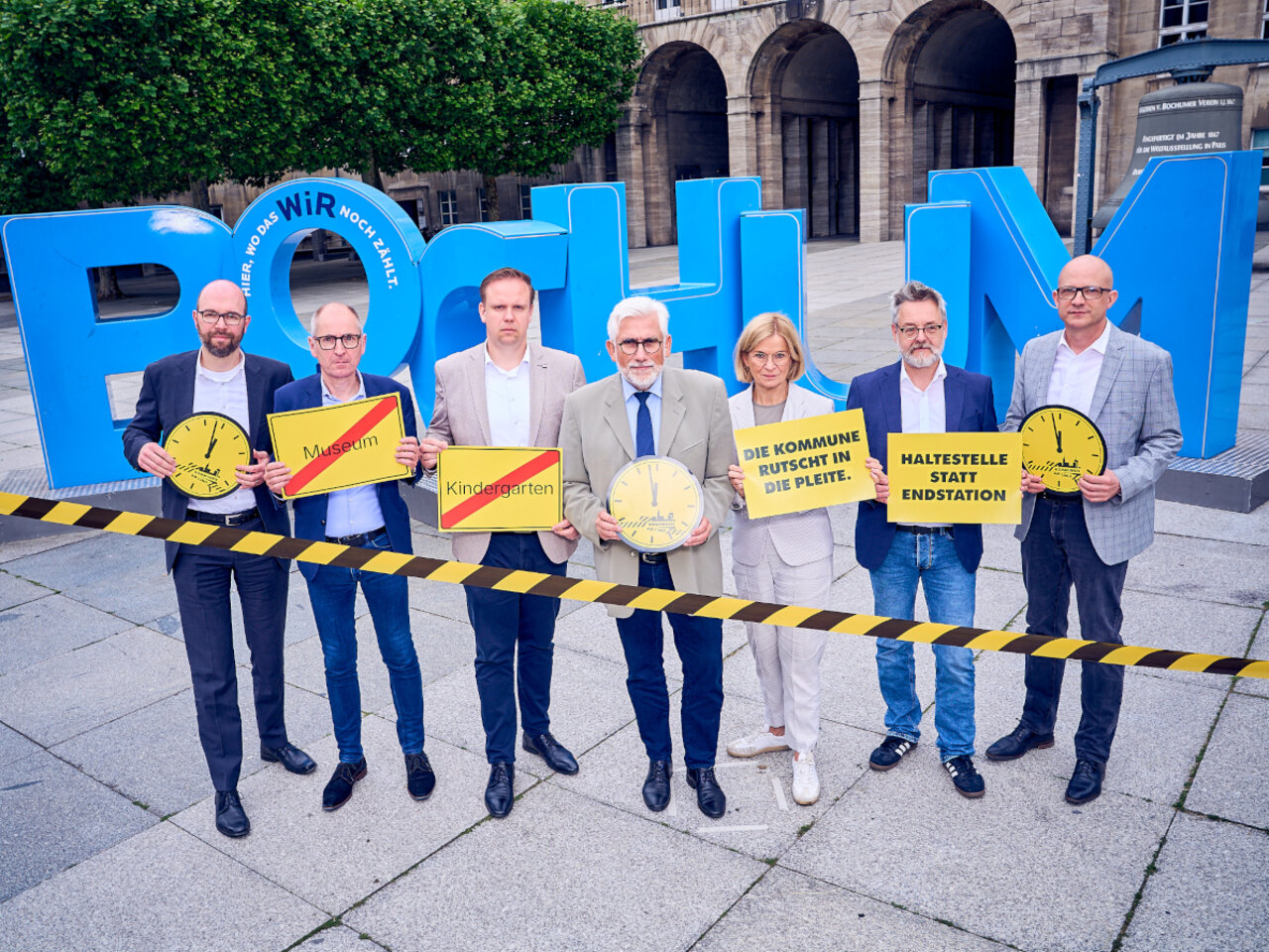Fotoaktion mit Oberbürgermeister Jörg Lukat (Mitte) in Bochum.