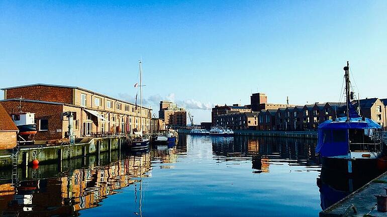 Wismar - Der Alte Hafen am Morgen