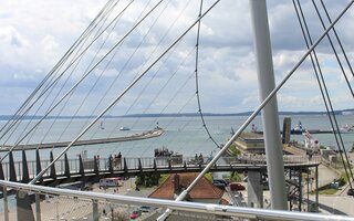 Sassnitz mit Blick auf die Hafenmole mit Leuchtturm