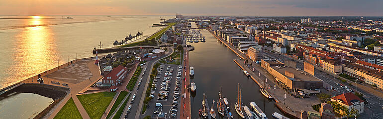 Abendaufnahme von Bremerhaven