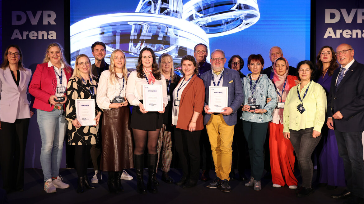 Preisverleihung des DVR Vision Zero Award 2025 im Rahmen der "DVR Arena" in der Wartehalle Berlin im Dezember 2025.