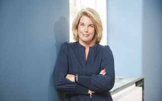 Porträtbild Claudia Kalisch, Vizepräsidentin des Deutschen Städtetages und Oberbürgermeisterin der Hansestadt Lüneburg