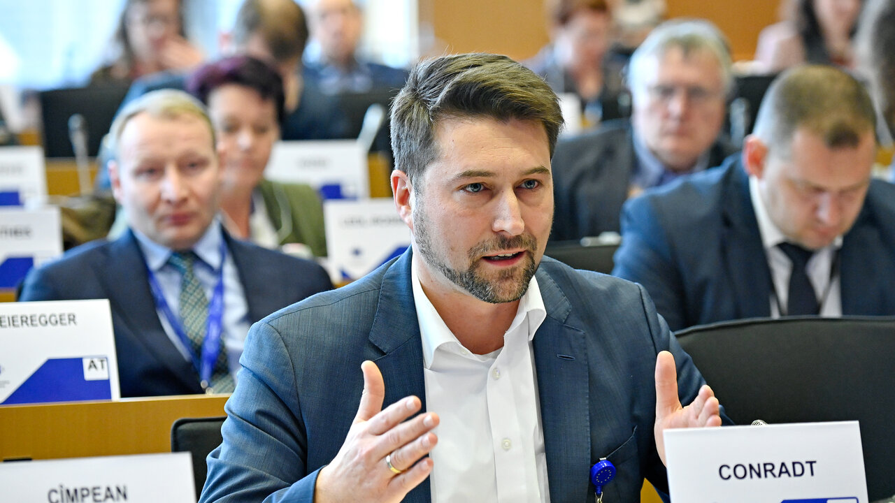 Uwe Conradt, Oberbürgermeister von Saarbrücken, einer der Stellvertreter des Präsidenten des Deutschen Städtetages (DST) und Stellvertretendes Mitglied im Hauptausschuss und im Präsidium des Rates der Gemeinden und Regionen Europas (RGRE)/Deutsche Sektion 