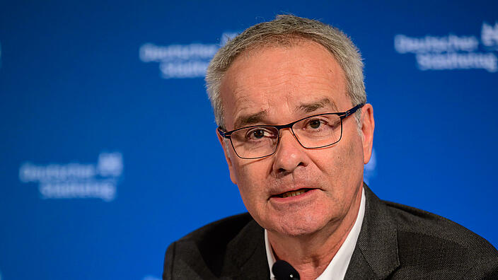 Helmut Dedy, Hauptgeschäftsführer des Deutschen Städtetages bei der Pressekonferenz zum Auftakt der Hauptversammlung des Deutschen Städtetages am 23. Mai 2023 in Köln